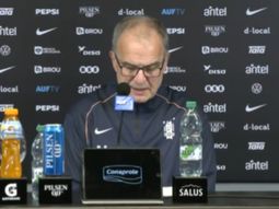 bielsa rompio el silencio tras la eliminacion de uruguay: hemos decepcionado a los aficionados bielsa rompio el silencio tras la eliminacion de uruguay: hemos decepcionado a los aficionados