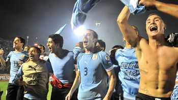 la conmebol suspendio a uruguay, pero no peligra su participacion en el mundial la conmebol suspendio a uruguay, pero no peligra su participacion en el mundial