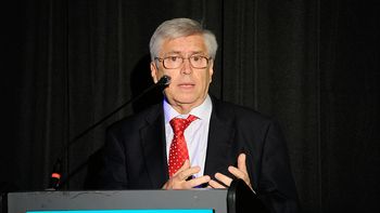 El ministro de Turismo, Tabaré Viera, apuntó contra el déficit fiscal. El ministro de Turismo, Tabaré Viera, apuntó contra el déficit fiscal.