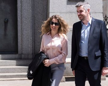 Marcos Peña junto a su esposa