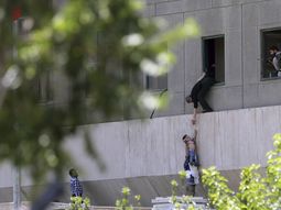 Un doble atentado en Irán dejó al menos ocho muertos Un doble atentado en Irán dejó al menos ocho muertos