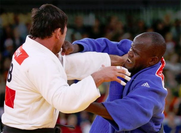 ¿La gran Tyson?: Mordió a su rival y lo descalificaron