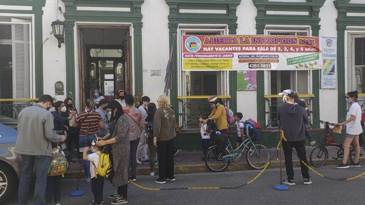 Ciudad: el secundario tendrá doble modalidad y suspenden parte de la construcción