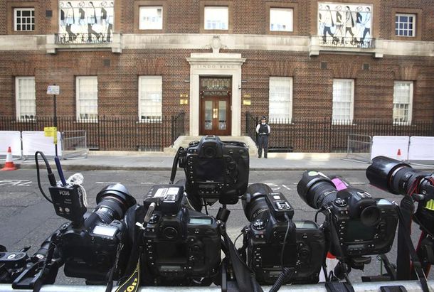Expectativa en  Gran Bretaña por el nacimiento real