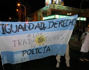 Reclamo por el sueldo de policías (Foto: OPI-Santa Cruz)
