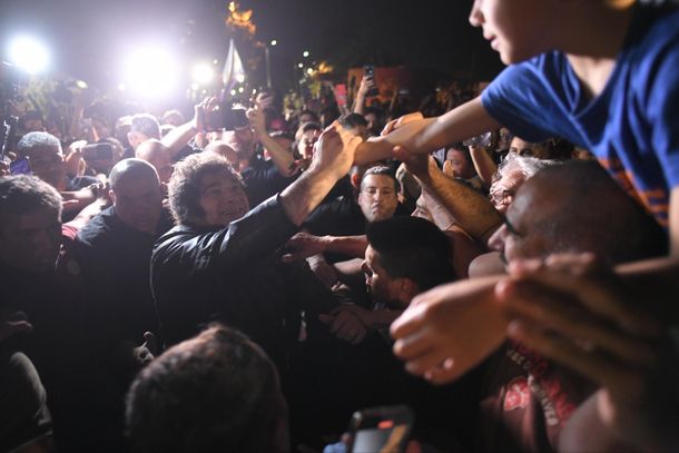 Javier Milei cerró la campaña en Rosario: A partir del domingo va a cambiar en serio la Argentina