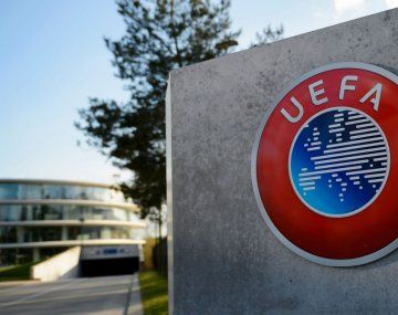UEFA sancionará a 10 clubes por el fair play financiero