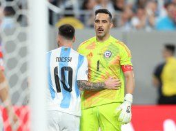 Claudio Bravo, histórico arquero de Chile, se retiró del fútbol