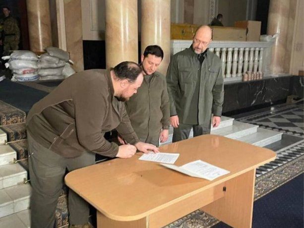 Volodimir Zelenski solicitó la adhesión de Ucrania a la Unión Europea