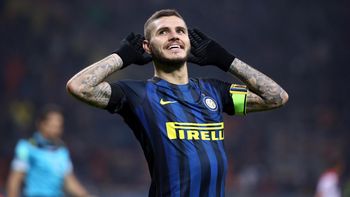 El delantero llegó al país para pasar las fiestas El delantero llegó al país para pasar las fiestas