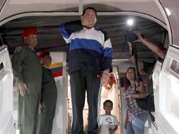 Hugo Chávez ya está en Cuba para su nueva operación