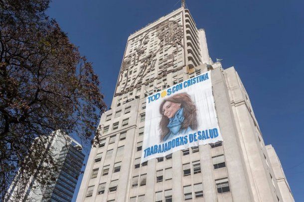 Piqueteros acampan frente a Desarrollo Social: hasta cuándo