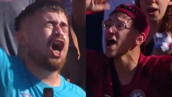 Hinchas de Lanús cantando a todo pulmón en la final de la Copa Sudamericana 2025. Hinchas de Lanús cantando a todo pulmón en la final de la Copa Sudamericana 2025.