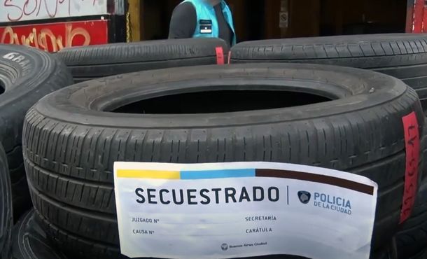 Secuestran 750 cubiertas y 90 llantas que vendían de forma ilegal en gomerías de Caballito