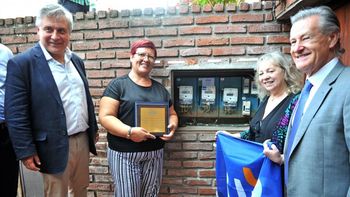 El ministro de Industria, Omar Paganini, y la presidenta de UTE, Silvia Emaldi, en la instalación del medidor inteligente número 1 millón, en Montevideo. El ministro de Industria, Omar Paganini, y la presidenta de UTE, Silvia Emaldi, en la instalación del medidor inteligente número 1 millón, en Montevideo.