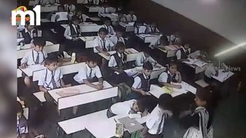 La maestra tomaba lista, él no dijo presente y le pegaron violentamente La maestra tomaba lista, él no dijo presente y le pegaron violentamente