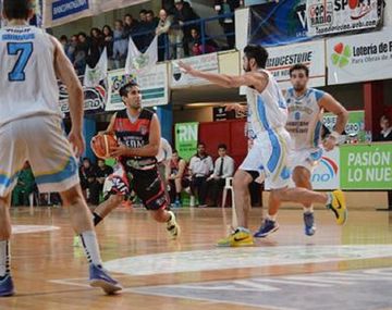 Botellazos y escupitajos: así terminó un partido del TNA