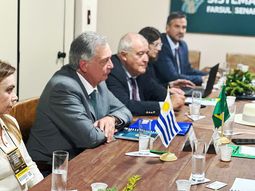 El titular del MGAP, Fernando Mattos, trasladó su preocupación a las autoridades brasileñas por las demoras en los pasos de frontera para la exportación de productos lácteos. El titular del MGAP, Fernando Mattos, trasladó su preocupación a las autoridades brasileñas por las demoras en los pasos de frontera para la exportación de productos lácteos.