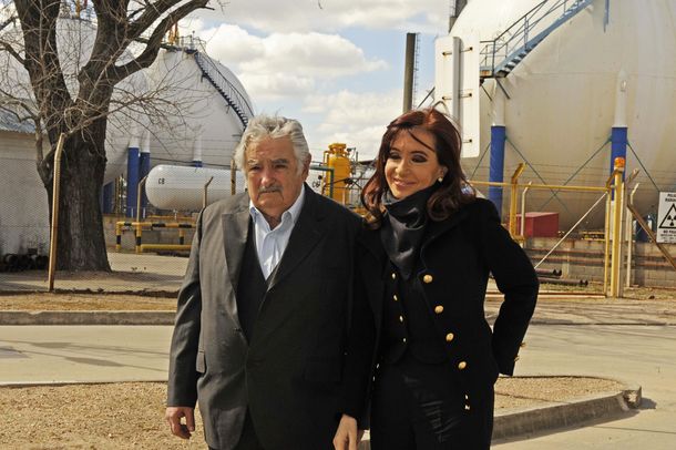 Mirá la curiosa defensa de Mujica sobre la mordida de Luis Suárez a Chiellini