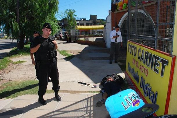 Robó en un negocio y reclama que lo indemnicen