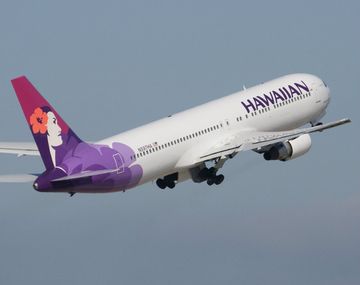 El vuelo partió de Honolulu, Hawaii, hacia el pasado en Auckland, Nueva Zelanda