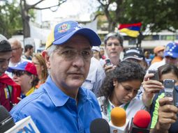 detienen al opositor alcalde de caracas y maduro lo acusa de golpista detienen al opositor alcalde de caracas y maduro lo acusa de golpista