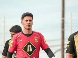 el arquero de madryn sufrio un paro durante una practica: esta internado el arquero de madryn sufrio un paro durante una practica: esta internado