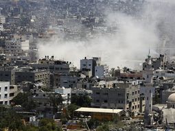 al menos 17 muertos y 200 heridos en ataque israeli a un centro de refugio al menos 17 muertos y 200 heridos en ataque israeli a un centro de refugio