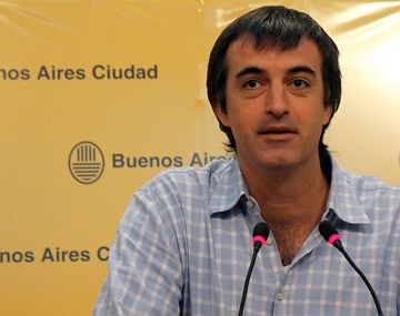 Futuro ministro dio su WhatsApp: ¿contestará?