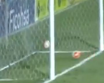 Insólito: el clásico del fútbol hondureño se definió con dos goles en la misma jugada!