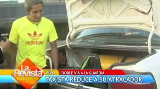Un taxista capturó al ladrón que lo había asaltado y lo mostró en televisión