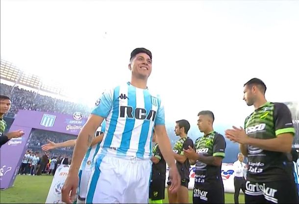¡Pasillo al campeón!: el recibimiento de los jugadores de Defensa a Racing