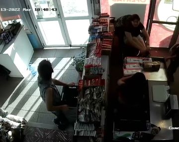 VIDEO: Batalla campal en un supermercado por un producto vencido