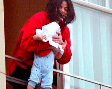 FOTOS: ¿Cómo está hoy el hijo de Michael Jackson de la famosa escena del balcón?