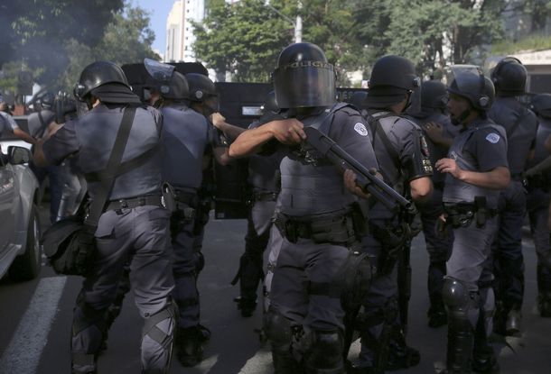 Siete heridos durante las protestas en San Pablo a horas de la fiesta inaugural