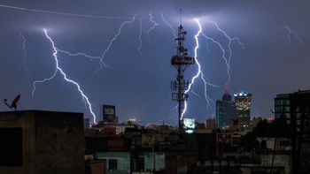 ¿que precauciones se deben tomar durante una tormenta electrica? ¿que precauciones se deben tomar durante una tormenta electrica?