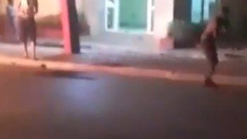 manifestantes incendiaron una sede del partido comunista en cuba manifestantes incendiaron una sede del partido comunista en cuba