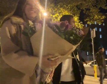 Pareja grababa un romántico TikTok cuando apareció Messi: la divertida reacción