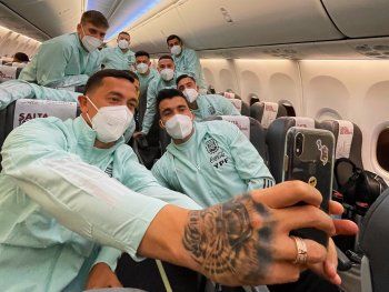 Con equipo confirmado y siete bajas, la Selección arribó este miércoles a Santiago del Estero