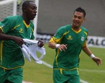 Caicedo firma su contrato con el Rojo y quiere jugar el domingo