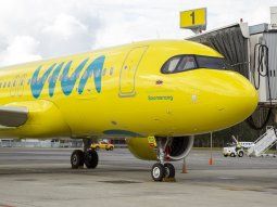 Una lowcost de Colombia quebró y hay pasajeros varados en Ezeiza hace un mes