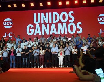 El radicalismo y un mensaje a Macri: acto de unidad que el ala dura del PRO no consigue