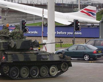 Los militares  ya patrullan por el Reino Unido