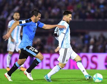 Argentina no pudo ante el duro Uruguay y se trajo un empate del Centenario