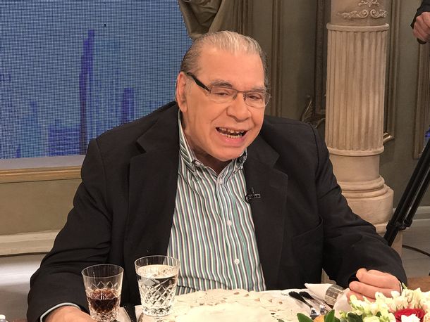 Enrique Pinti en la Mesaza