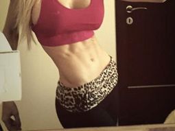 Luli Salazar no afloja con el ejercicio ni siquiera con el calor extremo