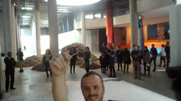 Un artista tarda apenas un día en encontrar una aguja en un pajar