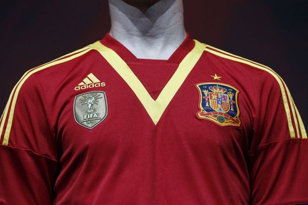 Gran polémica en España por la nueva camiseta de la Selección