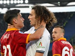 Dybala se cruzó con un jugador francés y tuvo un gesto que enloqueció a los hinchas argentinos