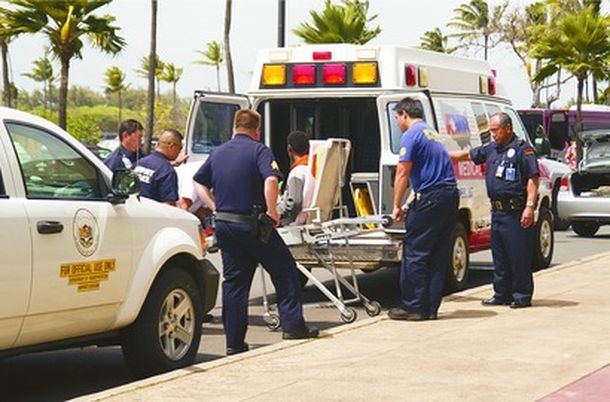 Un joven sobrevivió tras viajar cinco horas en el tren de aterrizaje de un avión